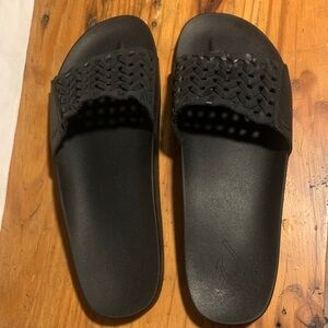 OluKai Black leather woven slide sandals sz 11